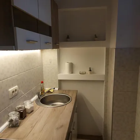 Stan Na Dan - Anika Šabac